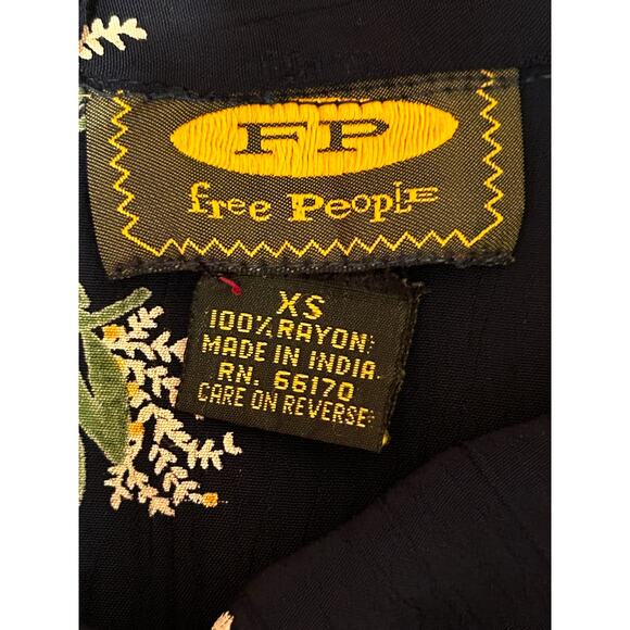 Free People XS Mini Skirt Floral Print Deep Blue  Excellent Condition - Picture 6 of 7